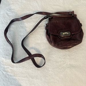 VINTAGE COACH Crossbody (plum color)
Flap over style